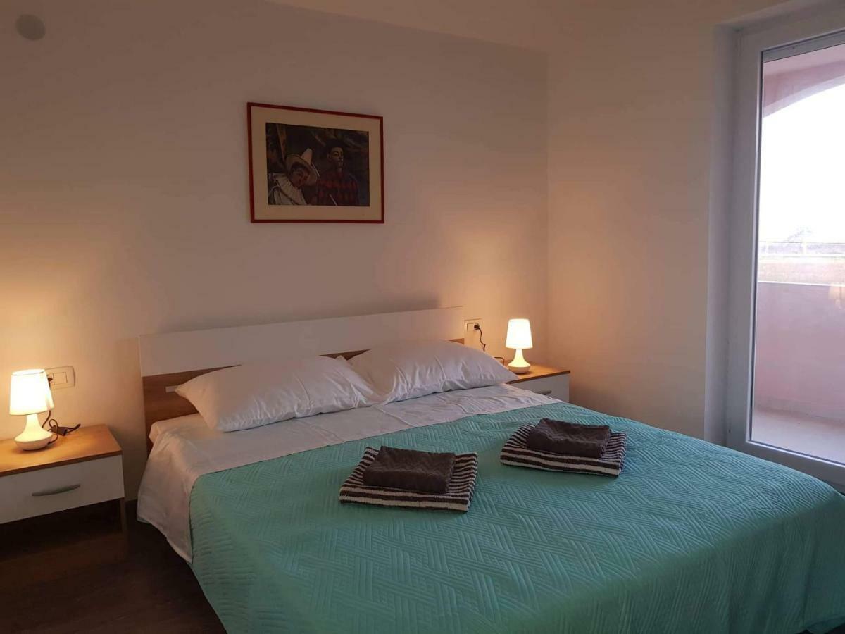 Apartmani Luce I Miho 宁 外观 照片